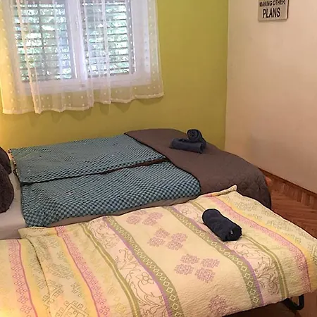 Apartment Sea Breeze Jelsa